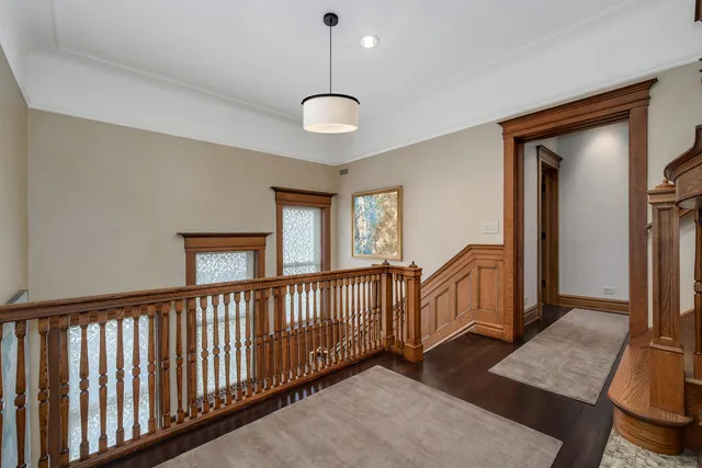 $3,995,000 | 536 West Barry Avenue, Chicago, IL 60657