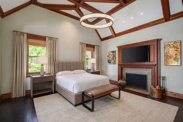 $3,995,000 | 536 West Barry Avenue, Chicago, IL 60657