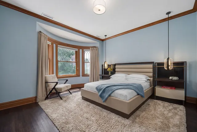 $3,995,000 | 536 West Barry Avenue, Chicago, IL 60657