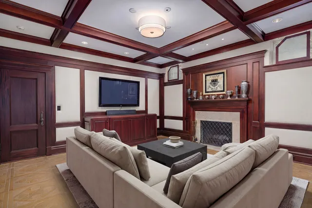 $3,995,000 | 536 West Barry Avenue, Chicago, IL 60657