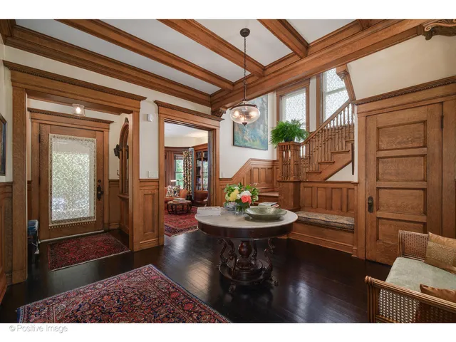 a view of entryway with a rug