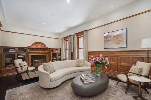 $3,995,000 | 536 West Barry Avenue, Chicago, IL 60657