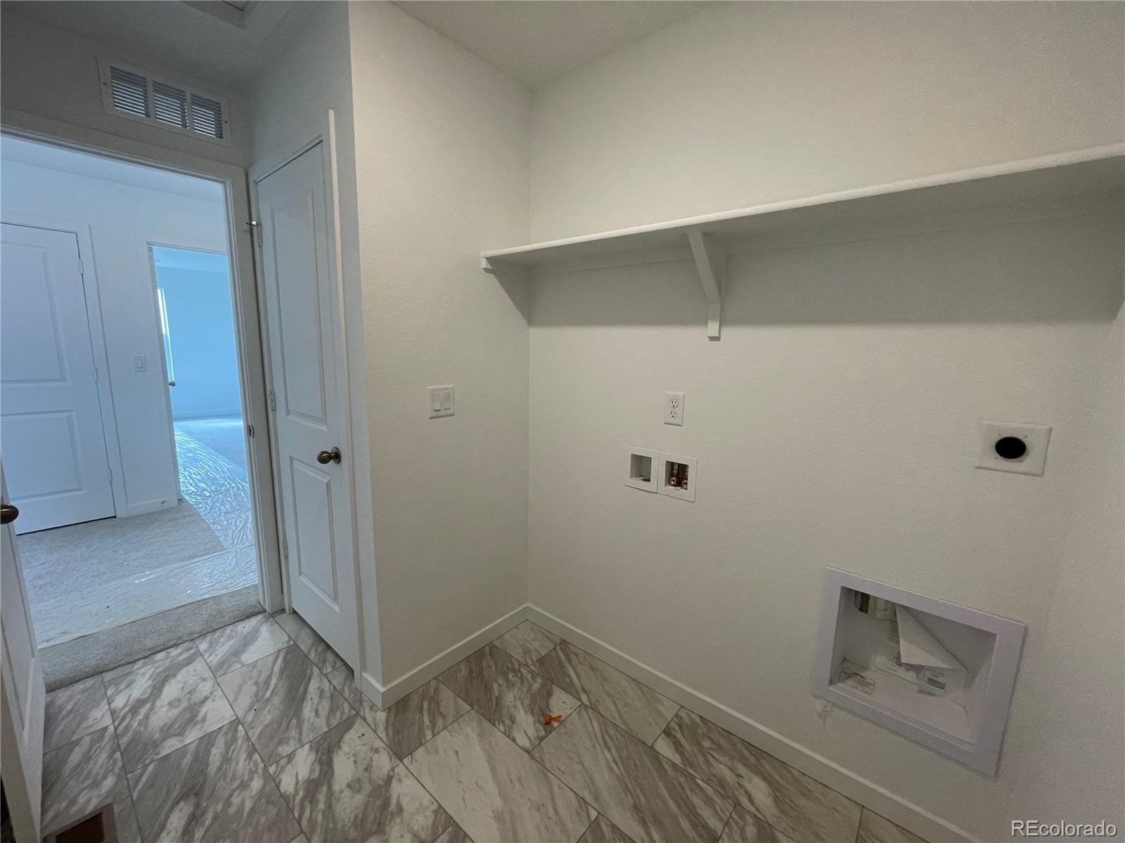 4089 Amanda Drive Johnstown, CO 80534 - Photo 5 of 16 a view of room