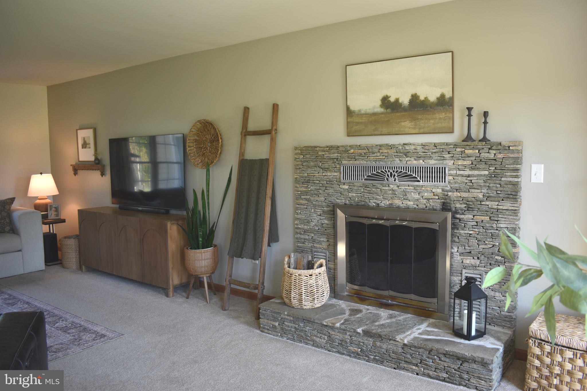 16621 Lappans Road Williamsport, MD 21795 - Photo 32 of 84 Custom stacked stone fireplce in LIving room
