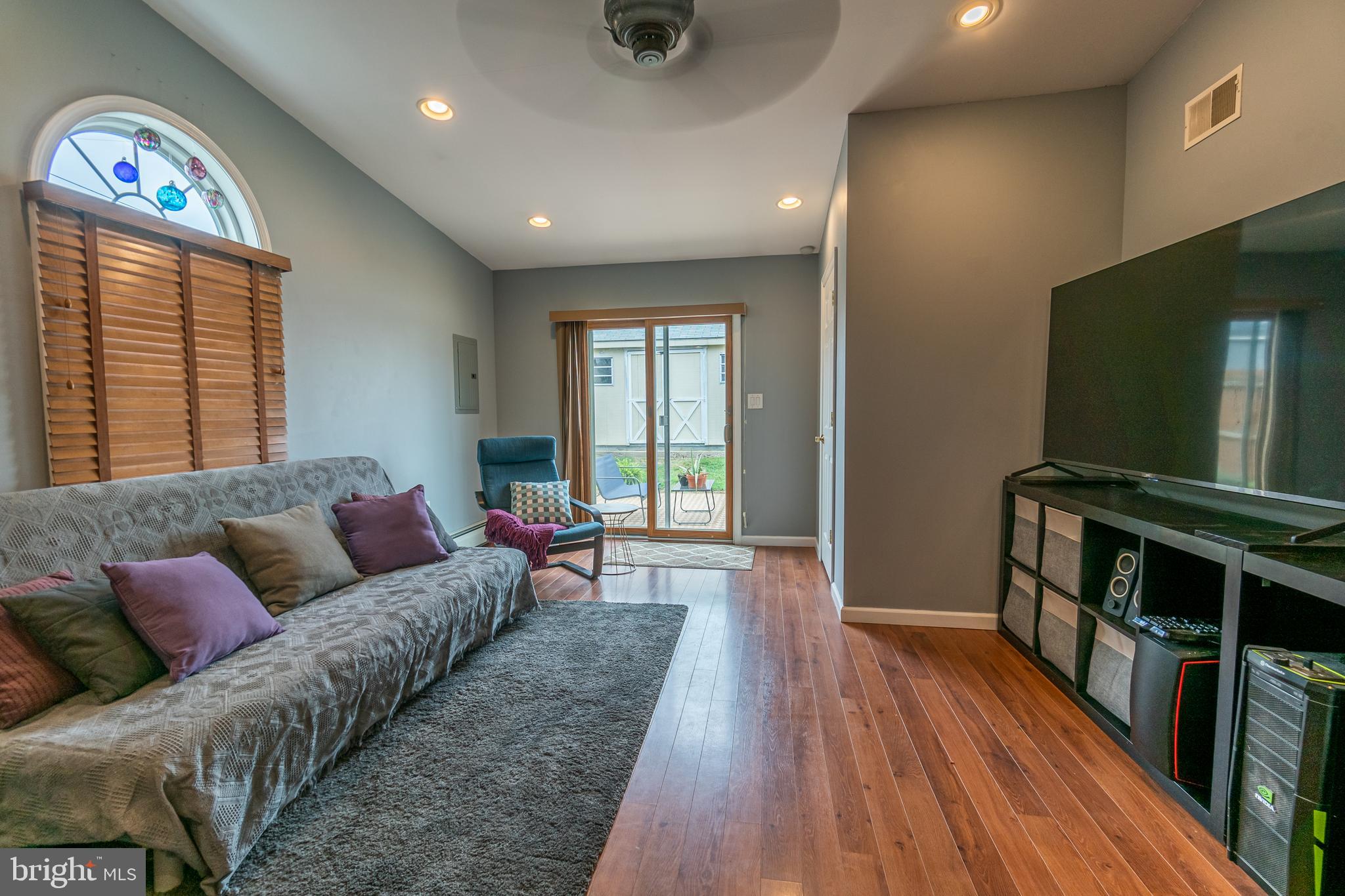 54 Ridge Lane Levittown, PA 19055 - Photo 15 of 43 Gallery Image 15