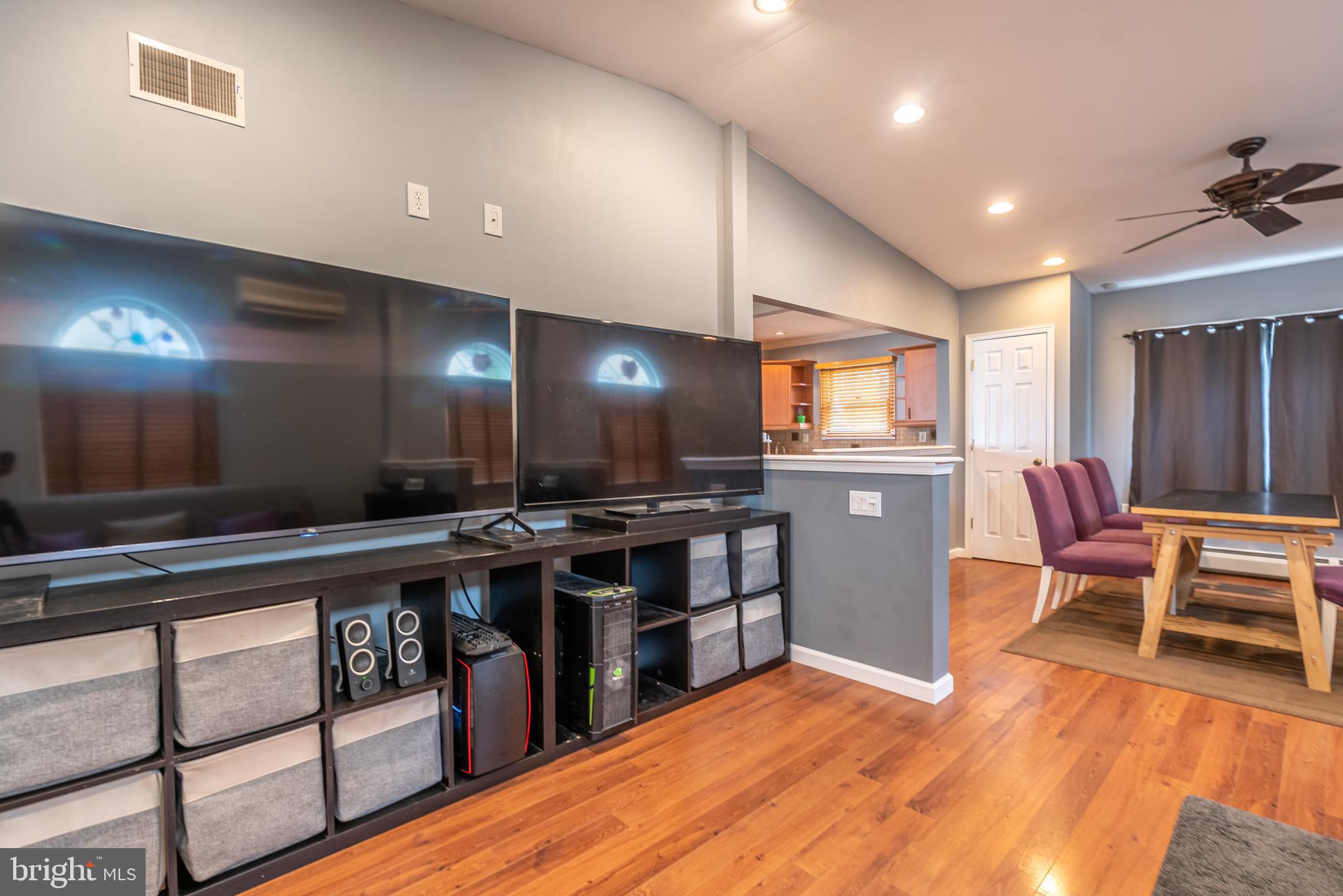 54 Ridge Lane Levittown, PA 19055 - Photo 18 of 43 Gallery Image 18