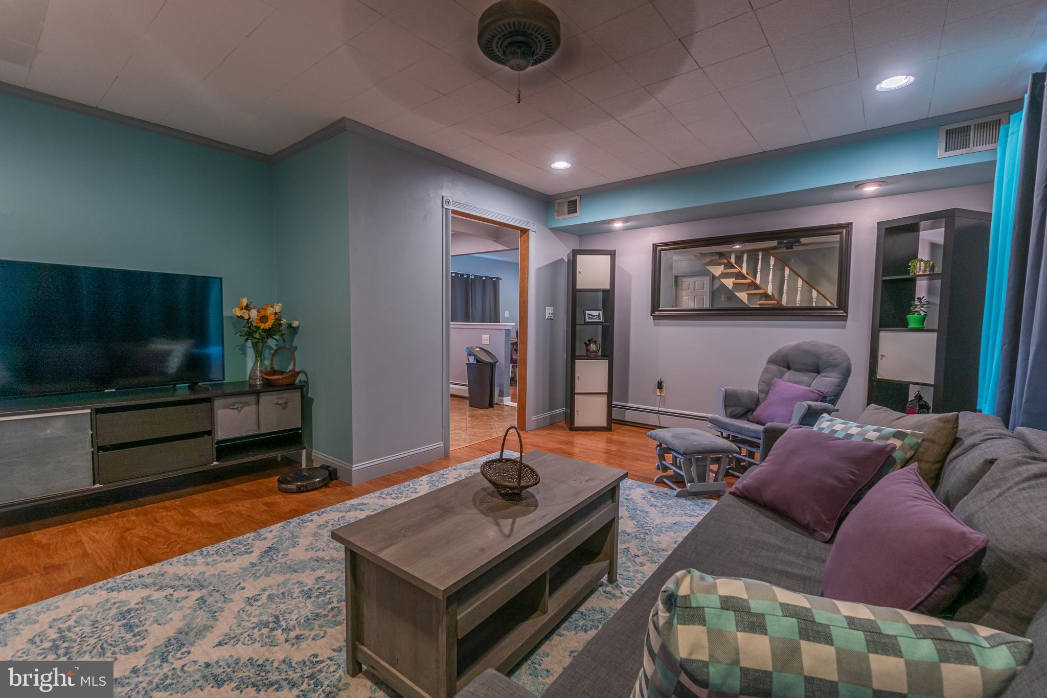 54 Ridge Lane Levittown, PA 19055 - Photo 4 of 43 Gallery Image 4
