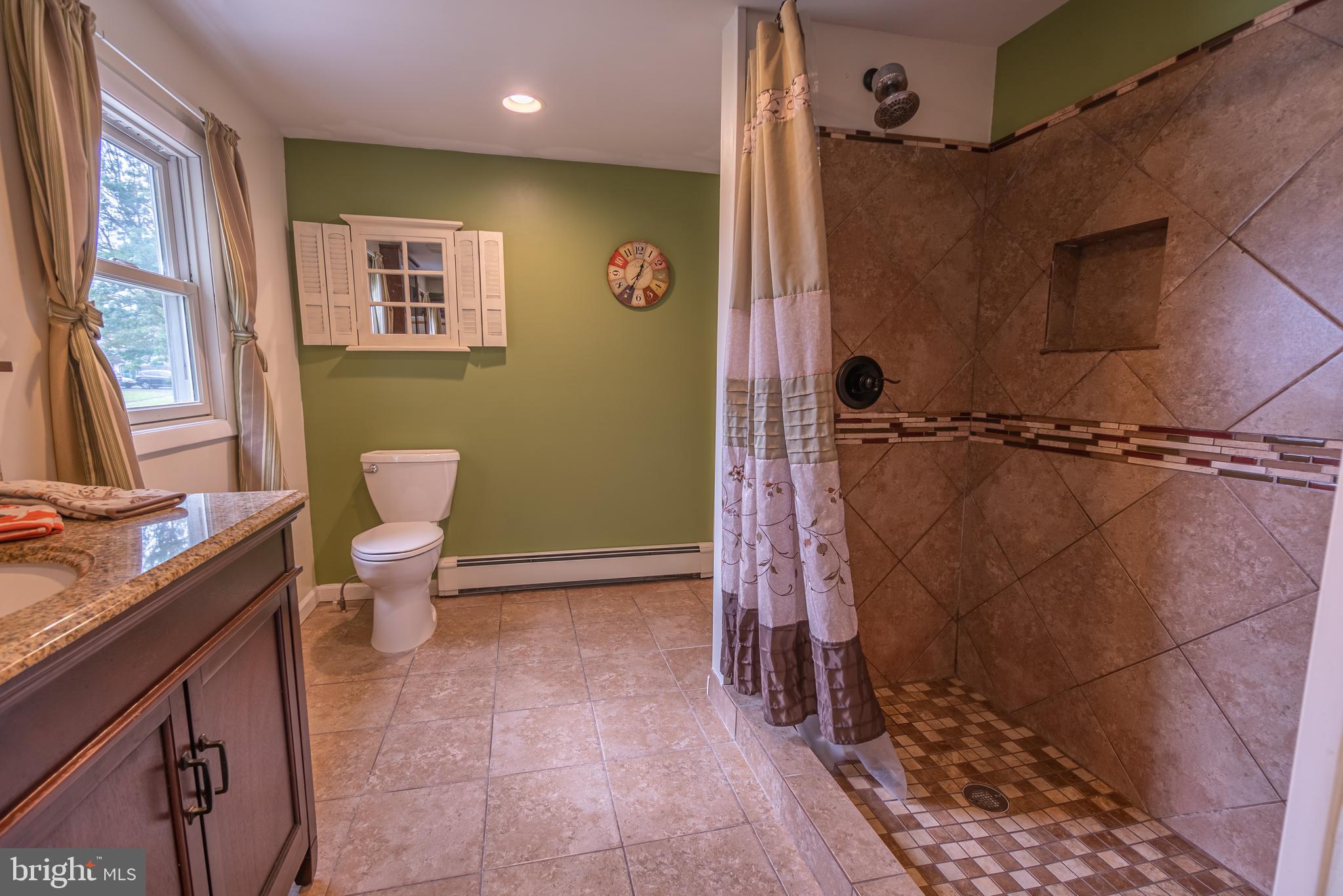 54 Ridge Lane Levittown, PA 19055 - Photo 33 of 43 2nd floor bath