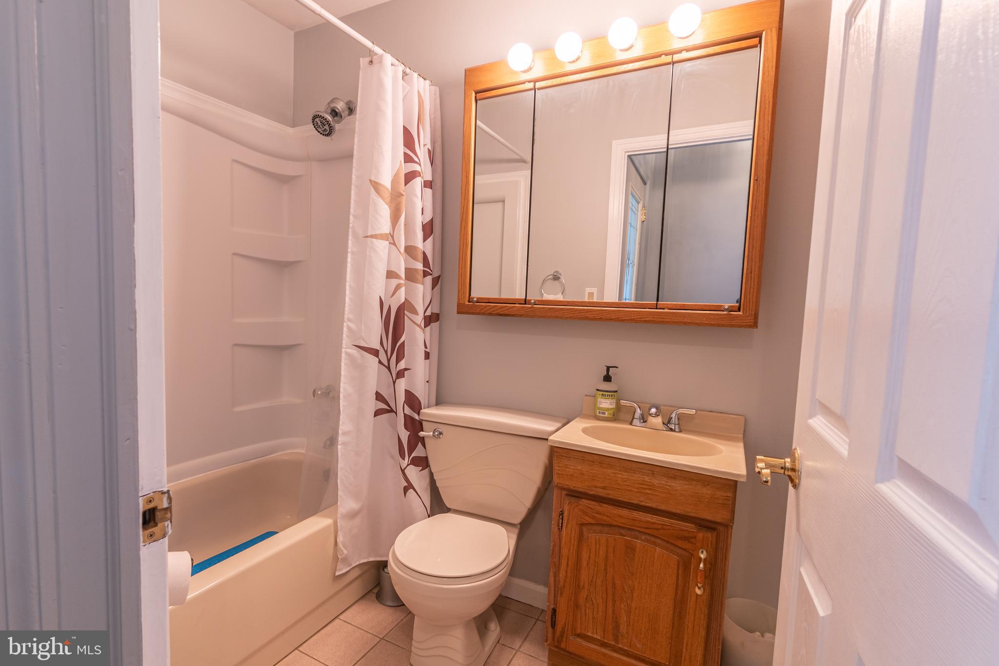 54 Ridge Lane Levittown, PA 19055 - Photo 36 of 43 Gallery Image 36