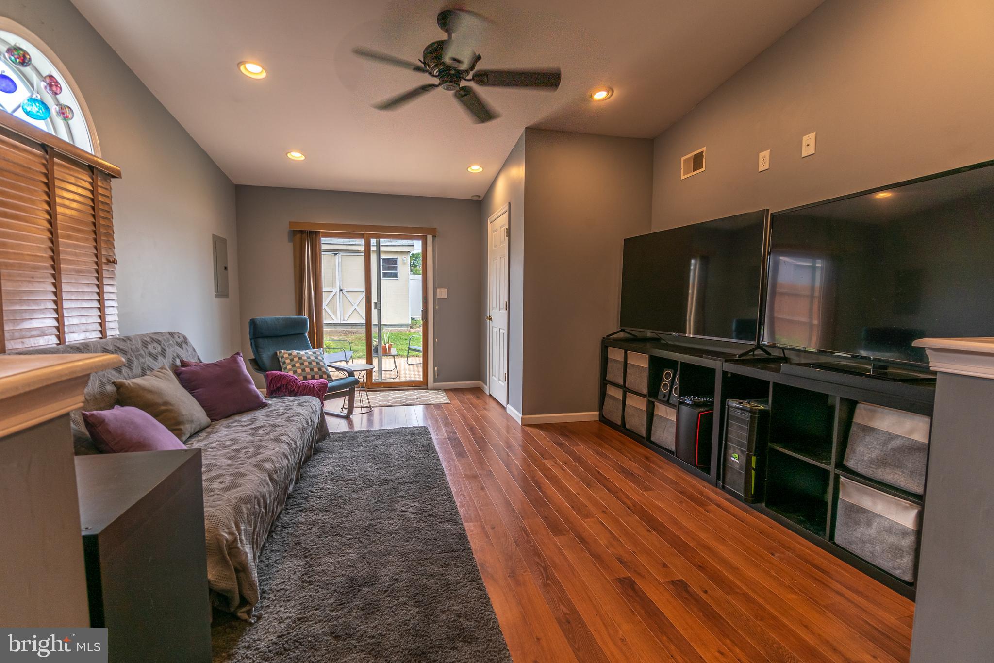 54 Ridge Lane Levittown, PA 19055 - Photo 9 of 43 Gallery Image 9