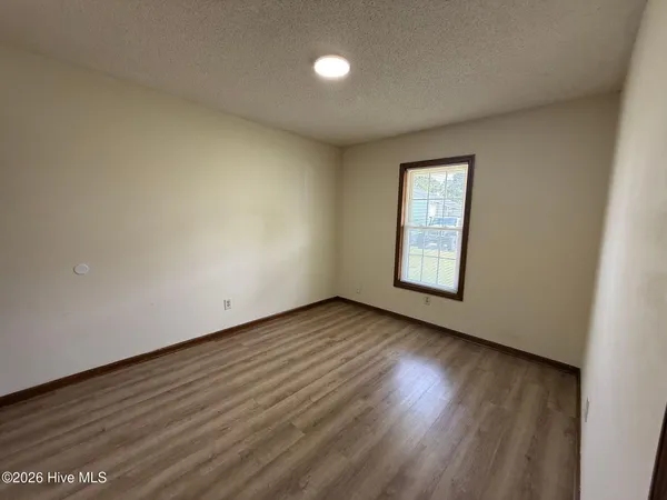 $1,050 | 715 Pinewood Drive, Jacksonville, NC 28546