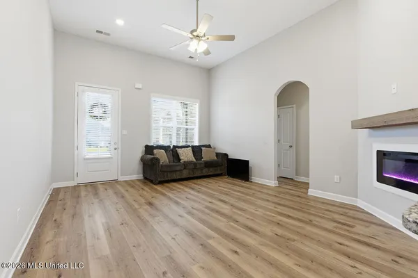 $339,900 | 9115 Lakeside Circle South, Walls, MS 38680