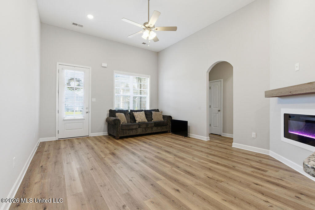 9115 Lakeside Circle South Walls, MS 38680 - Photo 3 of 18 Greatroom