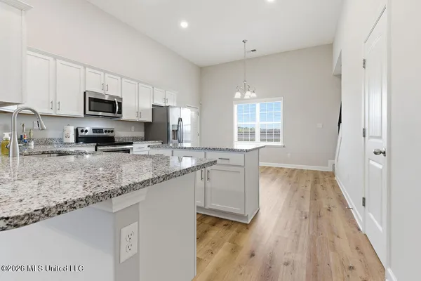 $339,900 | 9115 Lakeside Circle South, Walls, MS 38680