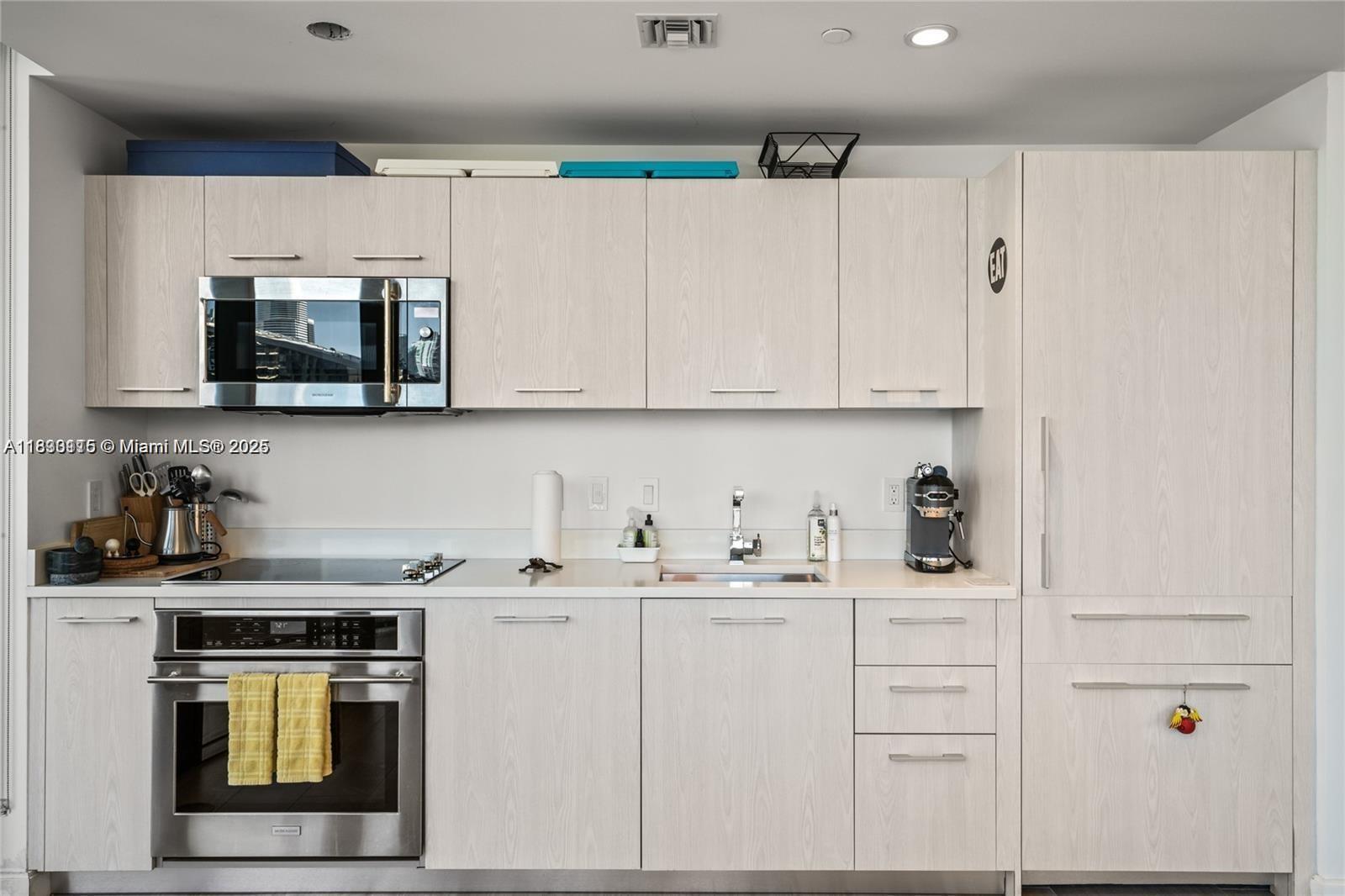 55 Southwest 9th Street, Unit 1801 Miami, FL 33130 - Photo 14 of 41