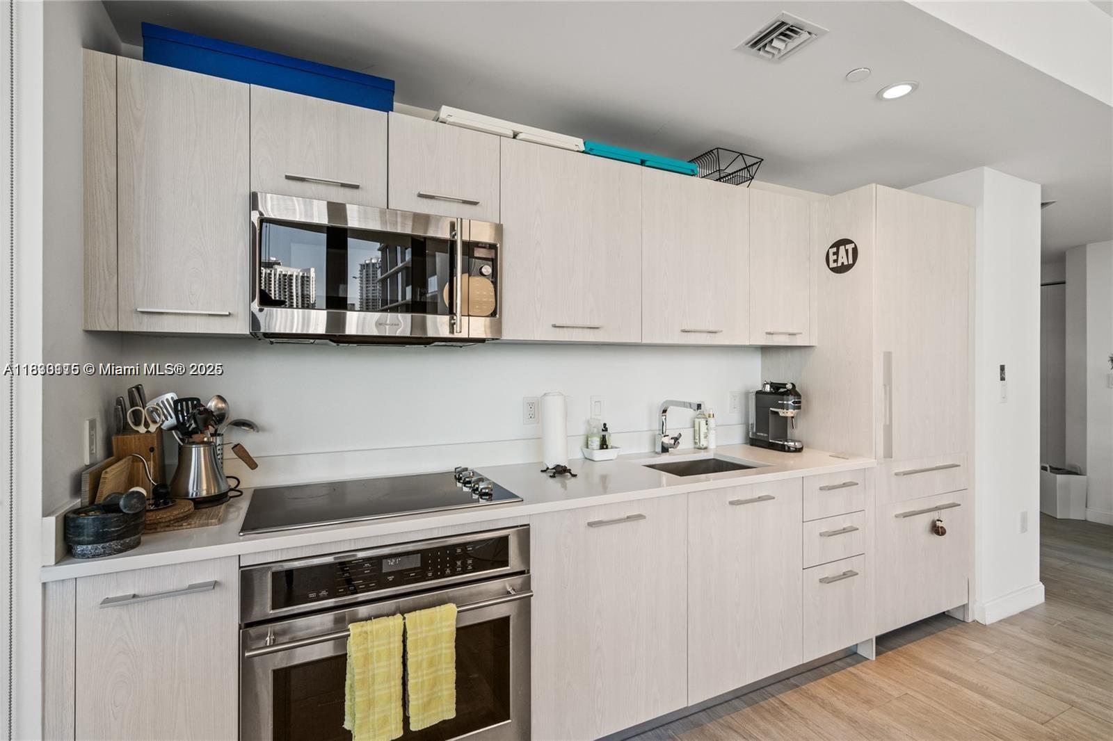 55 Southwest 9th Street, Unit 1801 Miami, FL 33130 - Photo 15 of 41