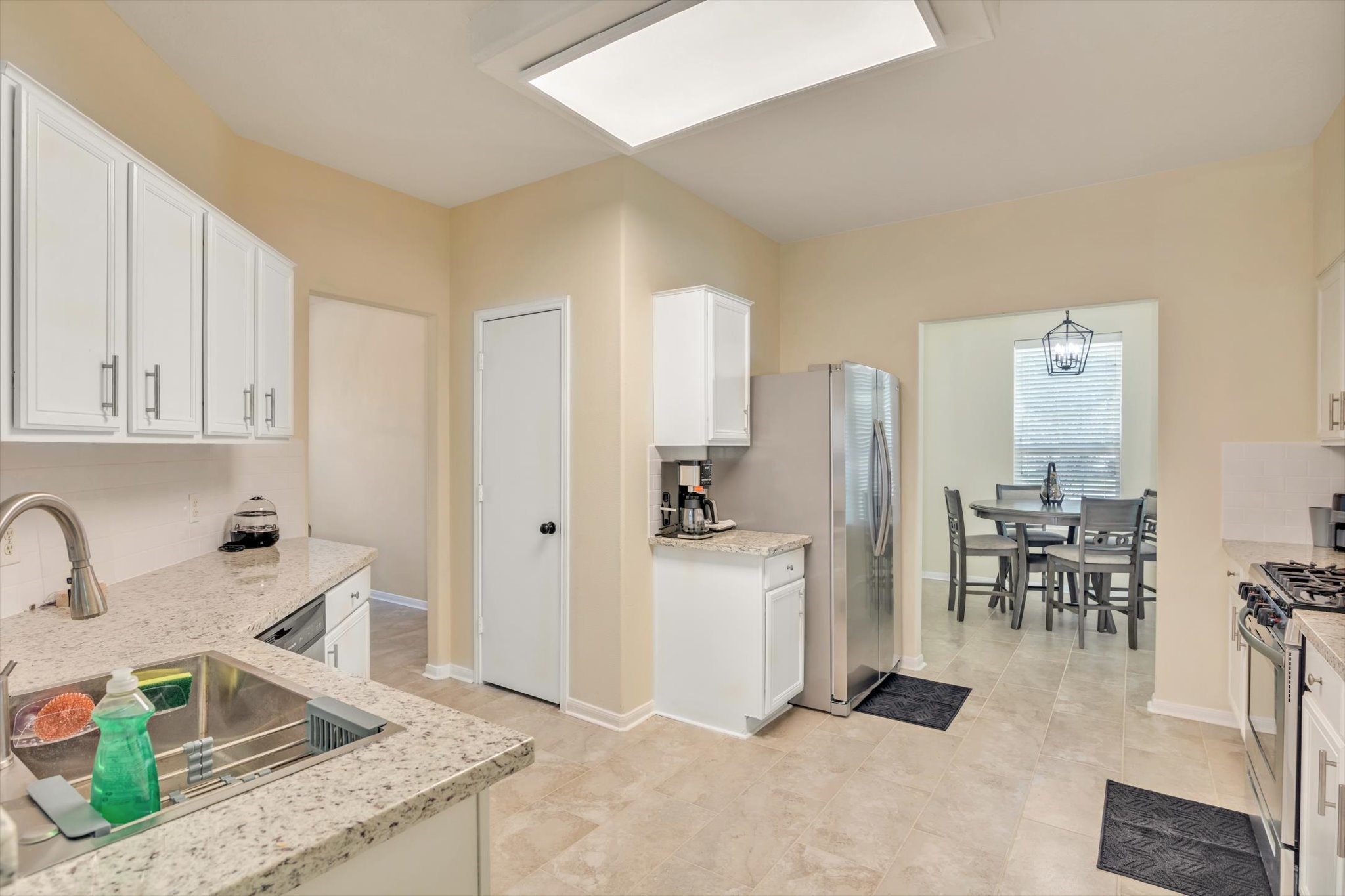 1722 Sun Point Court Humble, TX 77396 - Photo 10 of 40