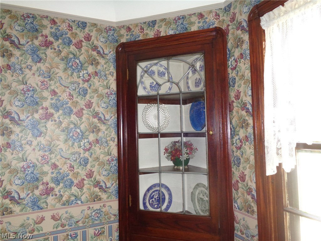 4806 Landchester Road Cleveland, OH 44109 - Photo 6 of 35 Gallery Image 6