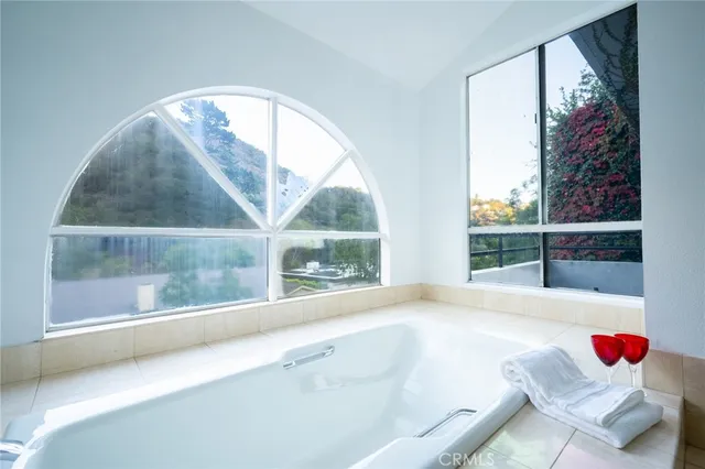 $3,680,000 | 1833 Roscomare Road, Los Angeles, CA 90077