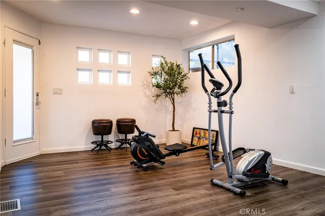 $3,680,000 | 1833 Roscomare Road, Los Angeles, CA 90077