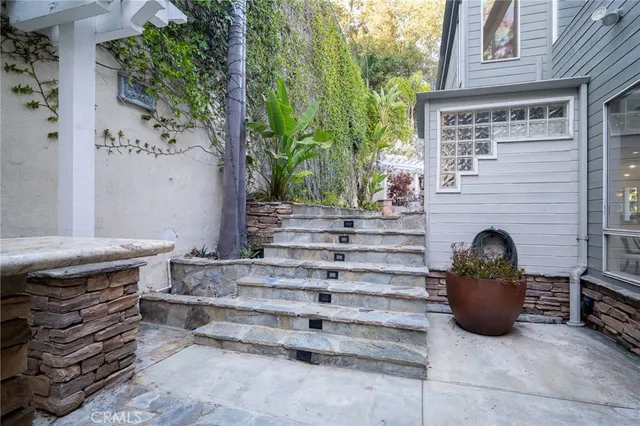 $3,680,000 | 1833 Roscomare Road, Los Angeles, CA 90077