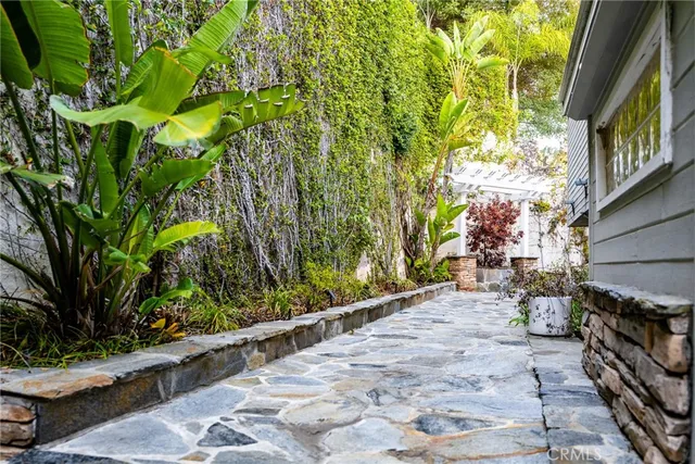 $3,680,000 | 1833 Roscomare Road, Los Angeles, CA 90077