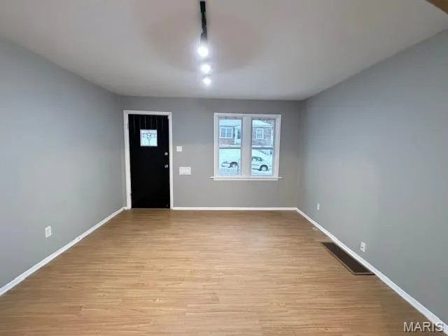 $1,200 | 4505 June Avenue, Northwoods, MO 63121