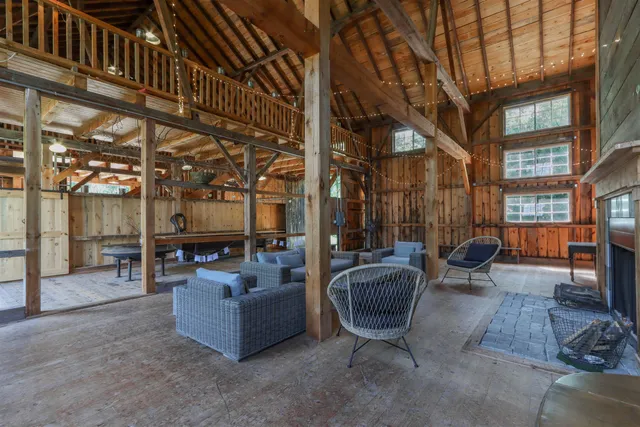 $899,000 | 1128 Taylor Road, Amherst Junction, WI 54407