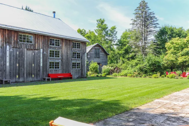 $899,000 | 1128 Taylor Road, Amherst Junction, WI 54407