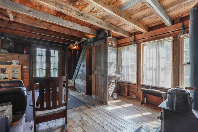 $899,000 | 1128 Taylor Road, Amherst Junction, WI 54407