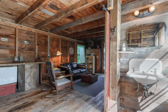 $899,000 | 1128 Taylor Road, Amherst Junction, WI 54407