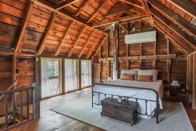 $899,000 | 1128 Taylor Road, Amherst Junction, WI 54407