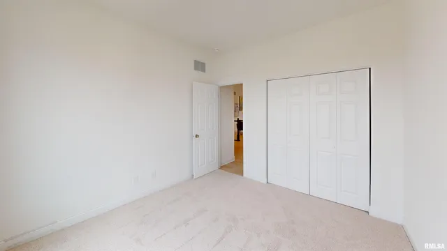 $382,037 | 5925 Butterfield Court, Bettendorf, IA 52722