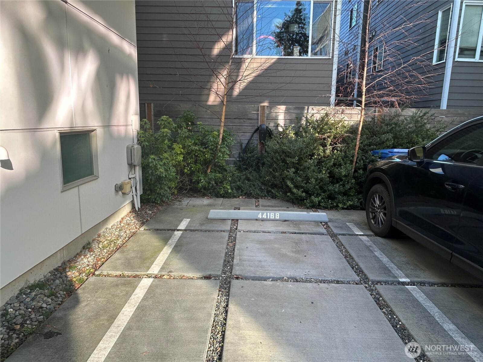 4416 Francis Avenue North, Unit B Seattle, WA 98103 - Photo 26 of 26 a view of a backyard