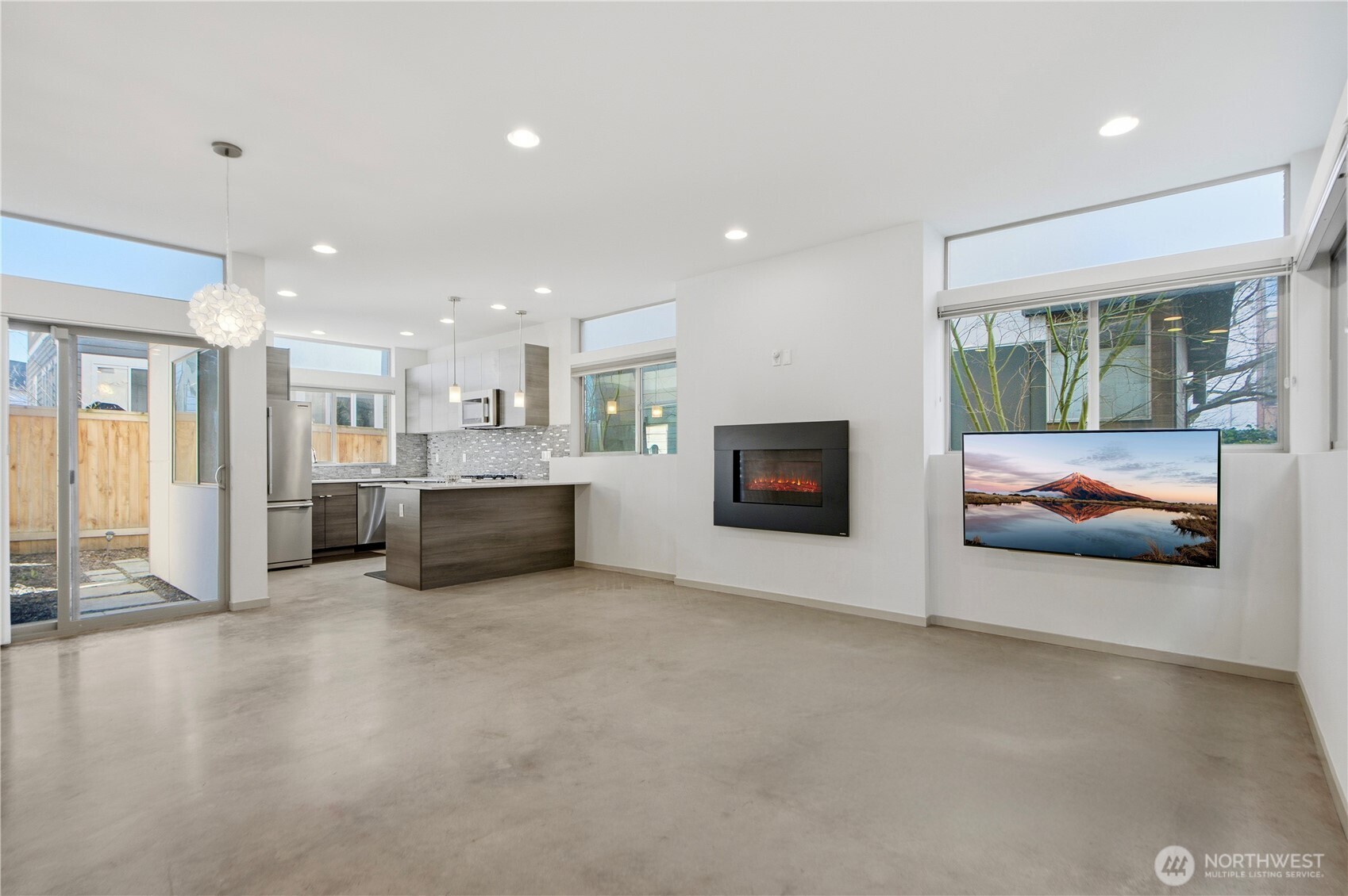 4416 Francis Avenue North, Unit B Seattle, WA 98103 - Photo 7 of 28