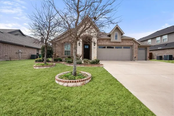 $2,900 | 124 Sundance Circle, Waxahachie, TX 75165