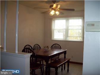 12151 Aster Road Philadelphia, PA 19154 - Photo 6 of 12
