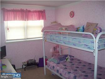 12151 Aster Road Philadelphia, PA 19154 - Photo 10 of 12