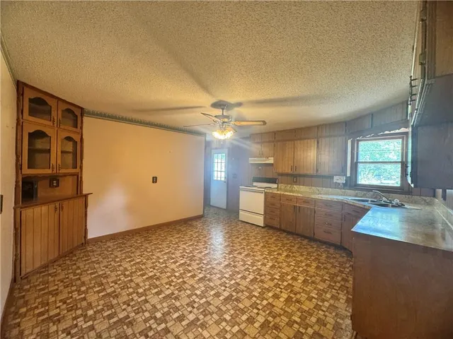 $125,000 | 717 North Houston Street, Adrian, MO 64720