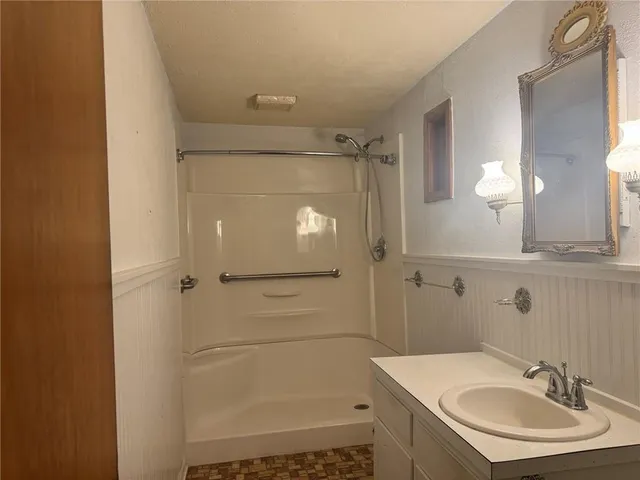 $125,000 | 717 North Houston Street, Adrian, MO 64720