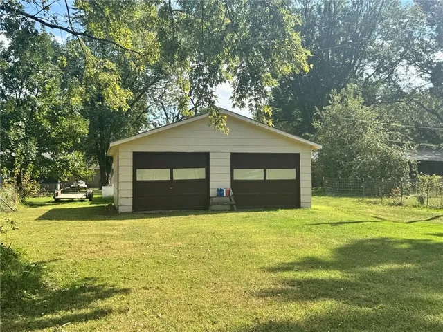 $125,000 | 717 North Houston Street, Adrian, MO 64720