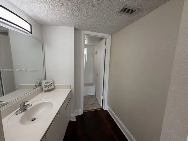 $1,600 | 4255 North University Drive, Unit 310, Sunrise, FL 33351