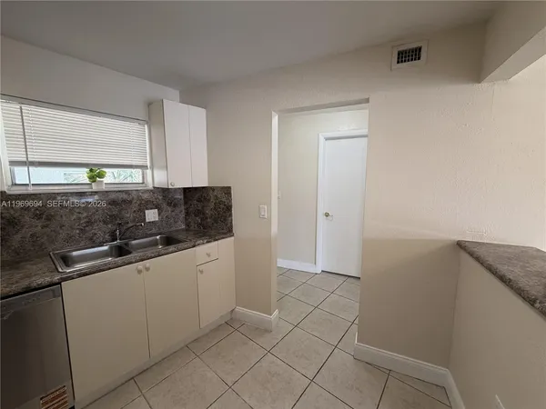 $1,600 | 4255 North University Drive, Unit 310, Sunrise, FL 33351
