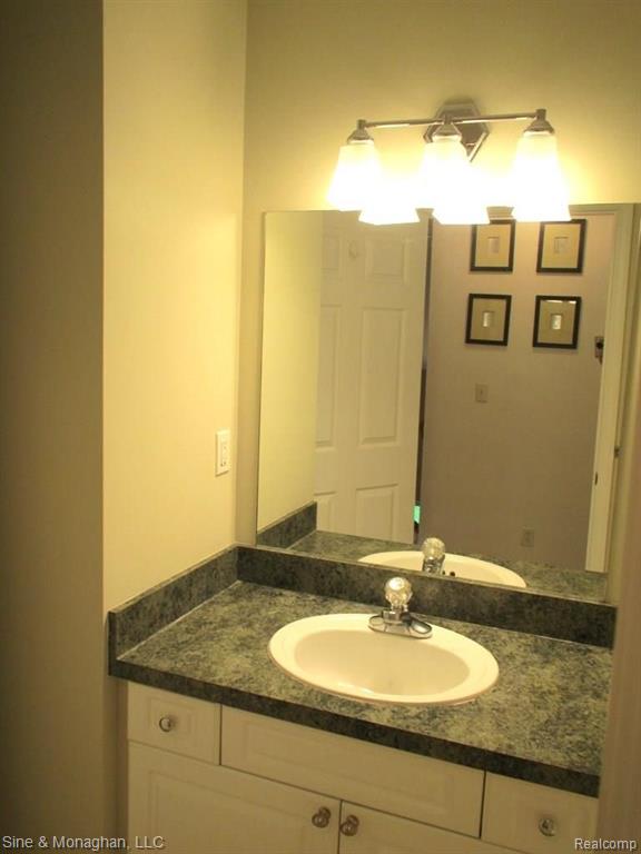 3609 Oakmonte Boulevard Rochester, MI 48306 - Photo 17 of 29