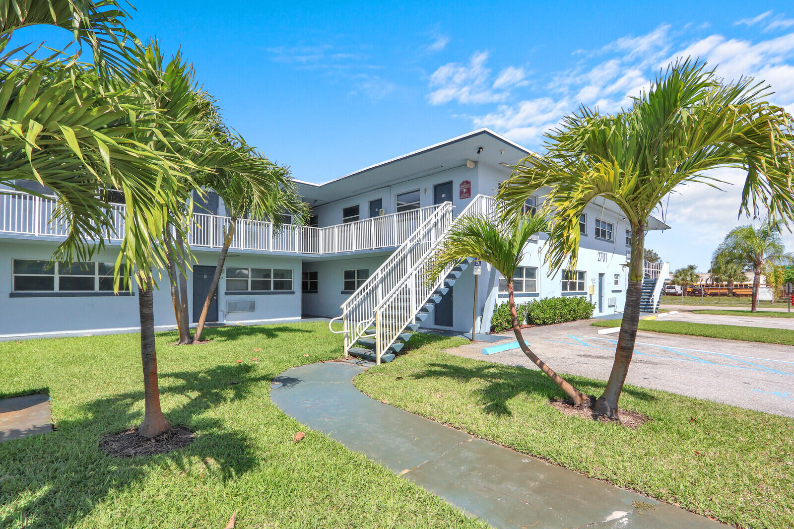 2701 Avenue East Riviera Beach, FL 33404 - Photo 5 of 16 01_Image_1_mls