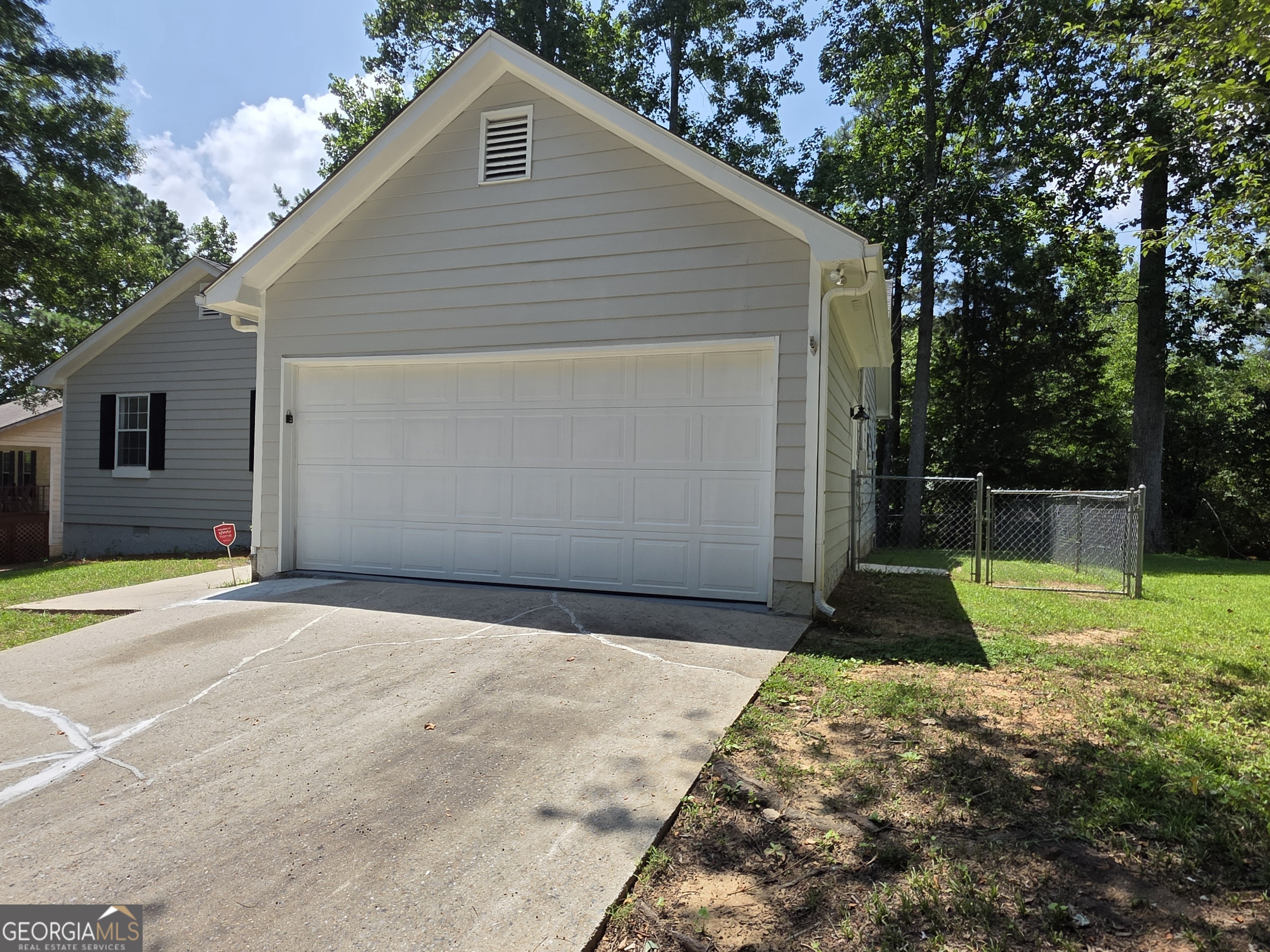 232 Hampton Drive Dallas, GA 30132 - Photo 3 of 22