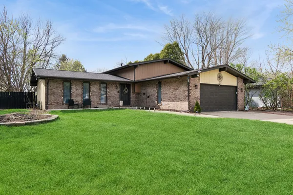 $3,200 | 407 Greenfield Road, Shorewood, IL 60404