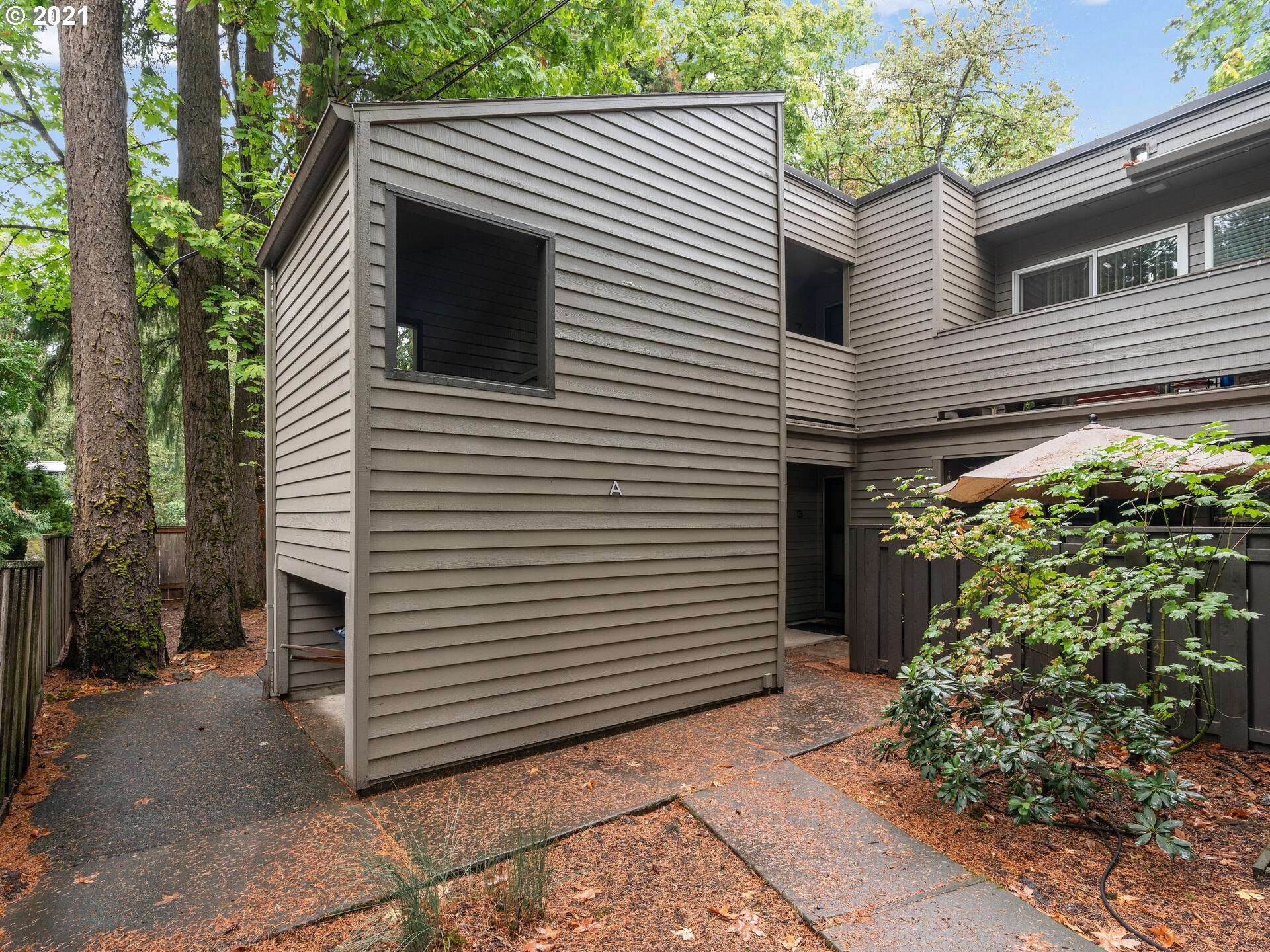 15938 Quarry Road, Unit 3A Lake Oswego, OR 97035 - Photo 2 of 21 Gallery Image 2