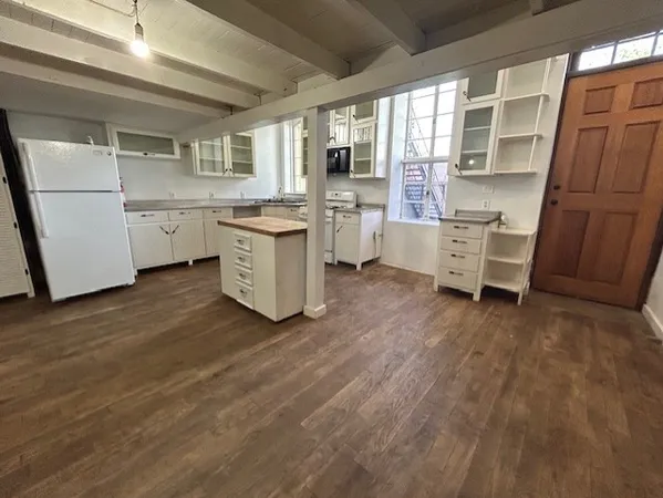 $1,750 | 109 North Main Street, Unit A, Taylor, TX 76574