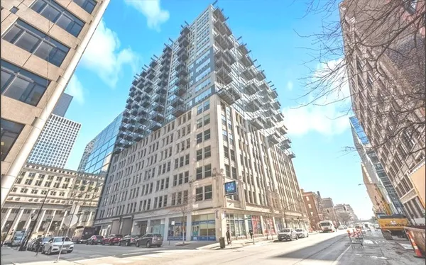 $450,000 | 565 West Quincy Street, Unit 1008, Chicago, IL 60661